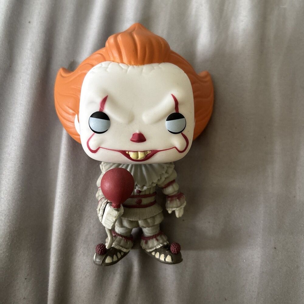 Funko Pop! Vinyl: It - Pennywise (w/ balloon) (Bloody) - Hot Topic... NO BOX